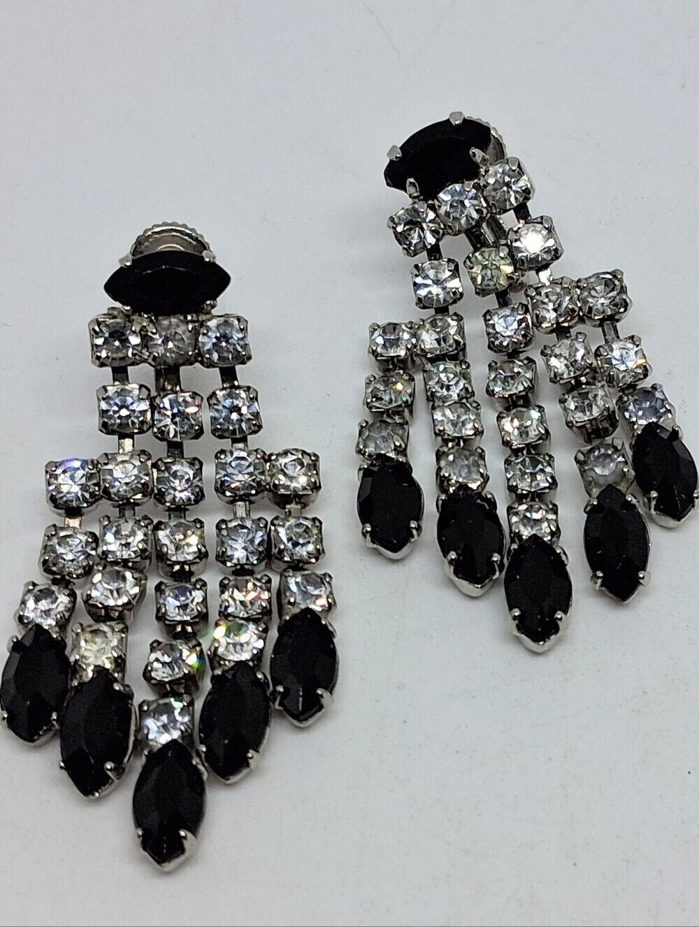 * Vintage Unsigned Black & Clear Rhinestones Drop Dangle Screwback Earrings